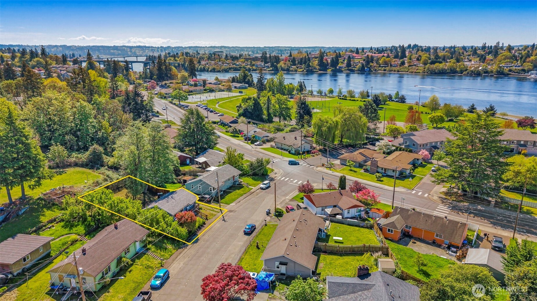 2712 Hefner Avenue , Bremerton, WA 98310