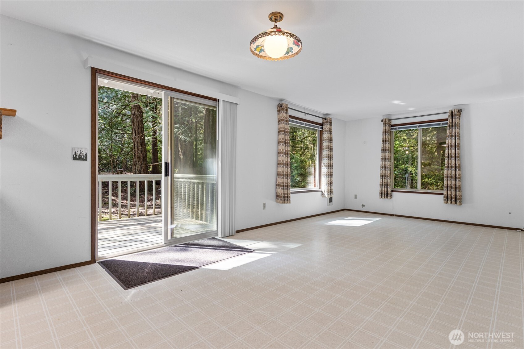 625 E Pointes Drive W, Shelton, WA 98584