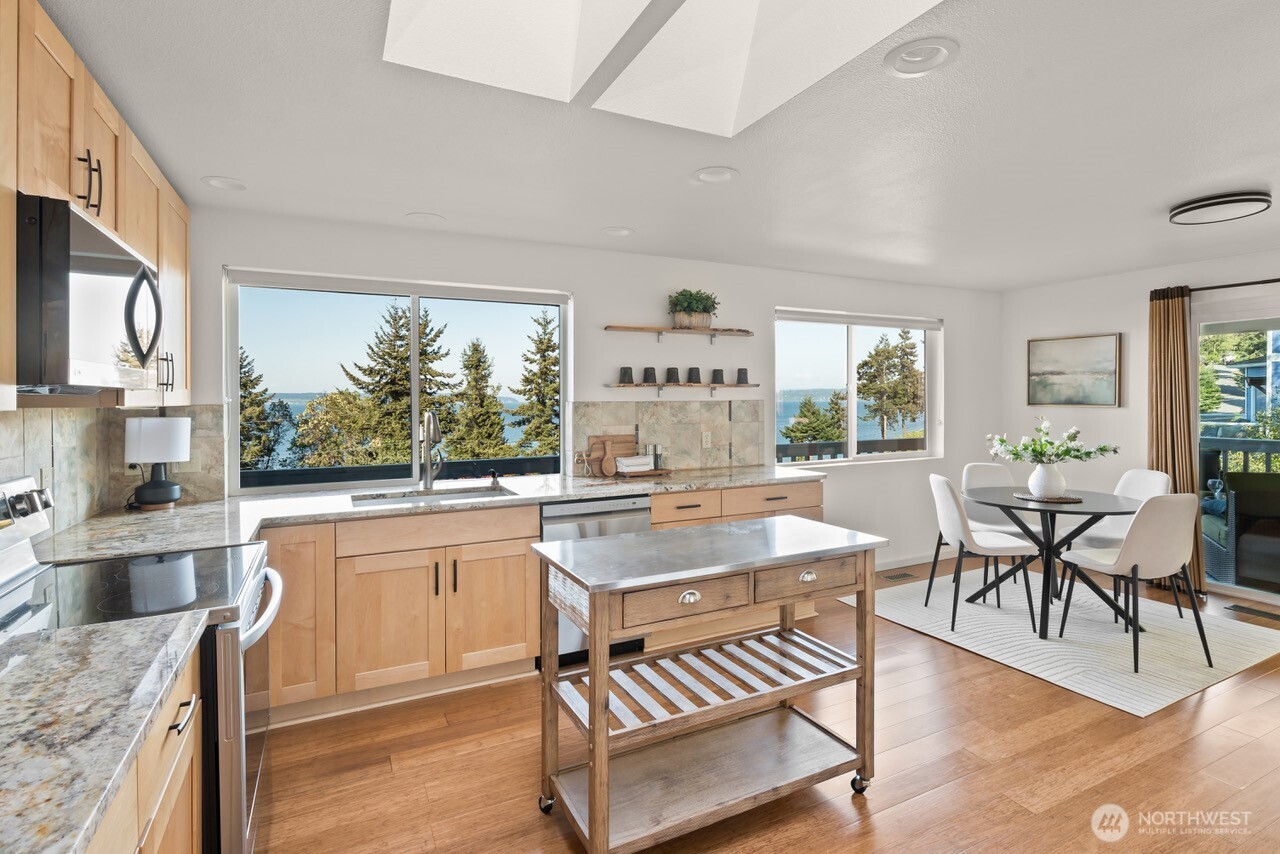 315 Marine Drive , Coupeville, WA 98239