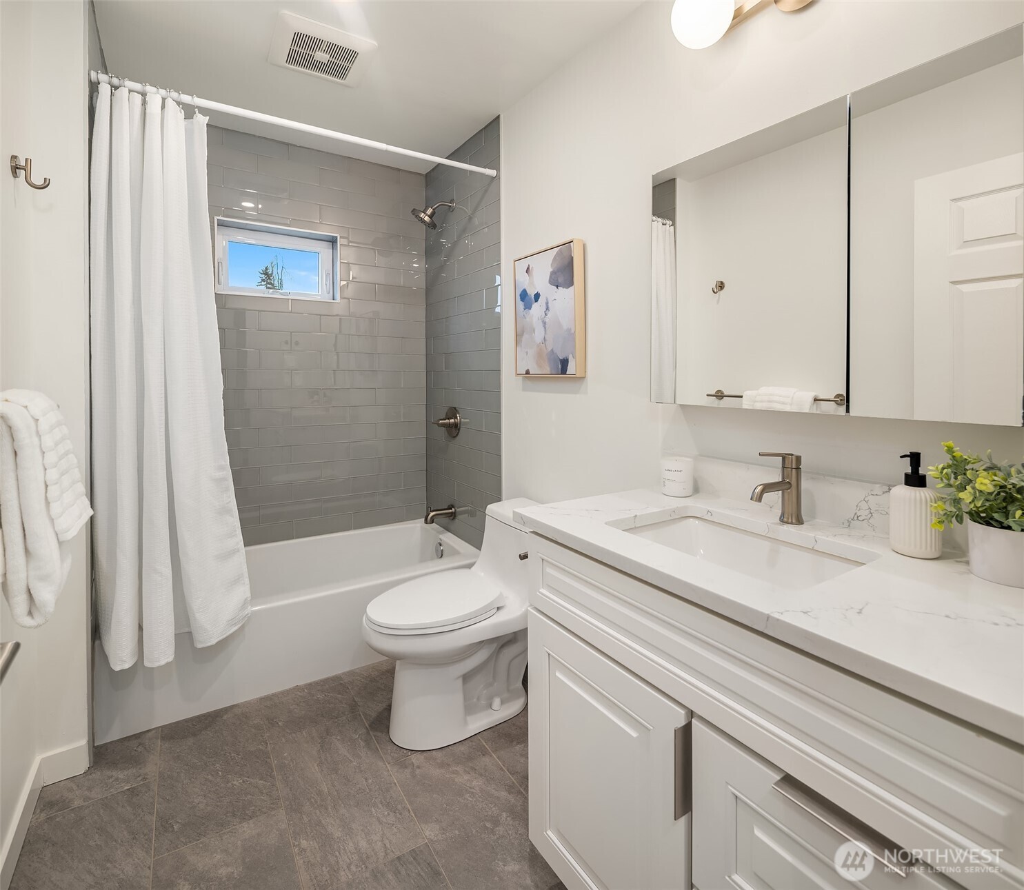 8205 18th Avenue NE, Seattle, WA 98115
