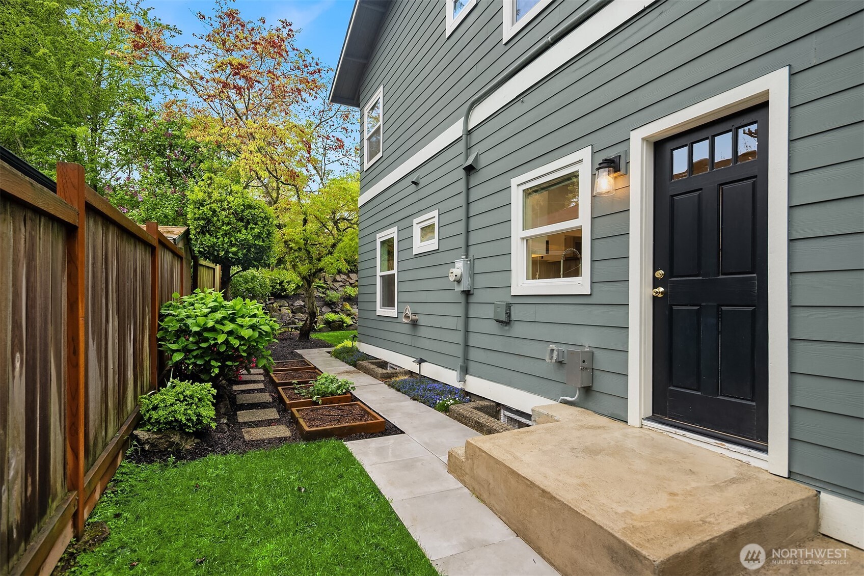 8205 18th Avenue NE, Seattle, WA 98115