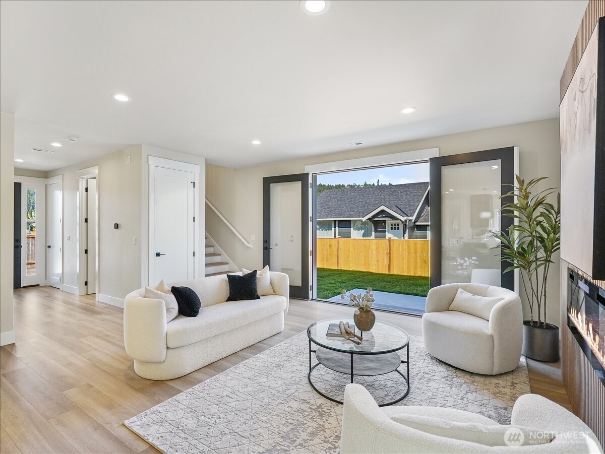 5701 Parker Road E, Sumner, WA 98390