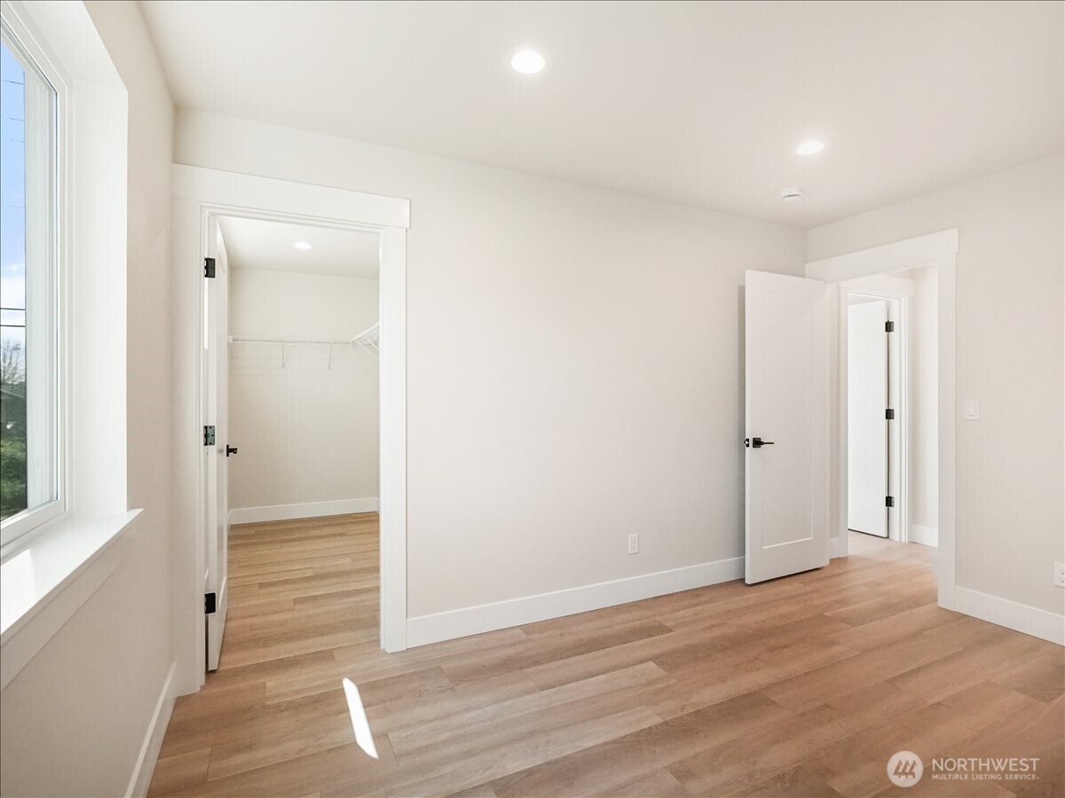 5701 Parker Road E, Sumner, WA 98390