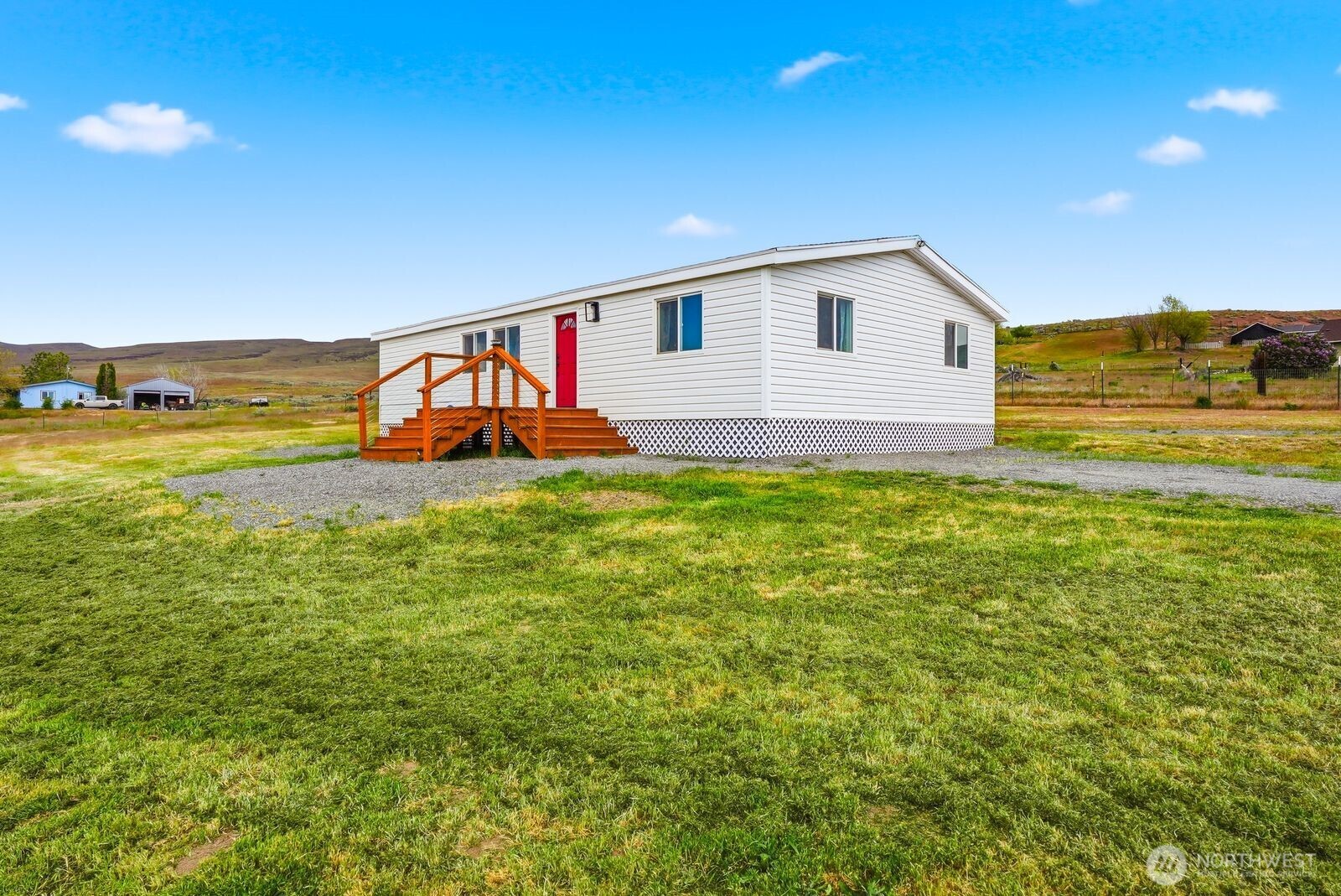 671 Hull Road , Selah, WA 98942