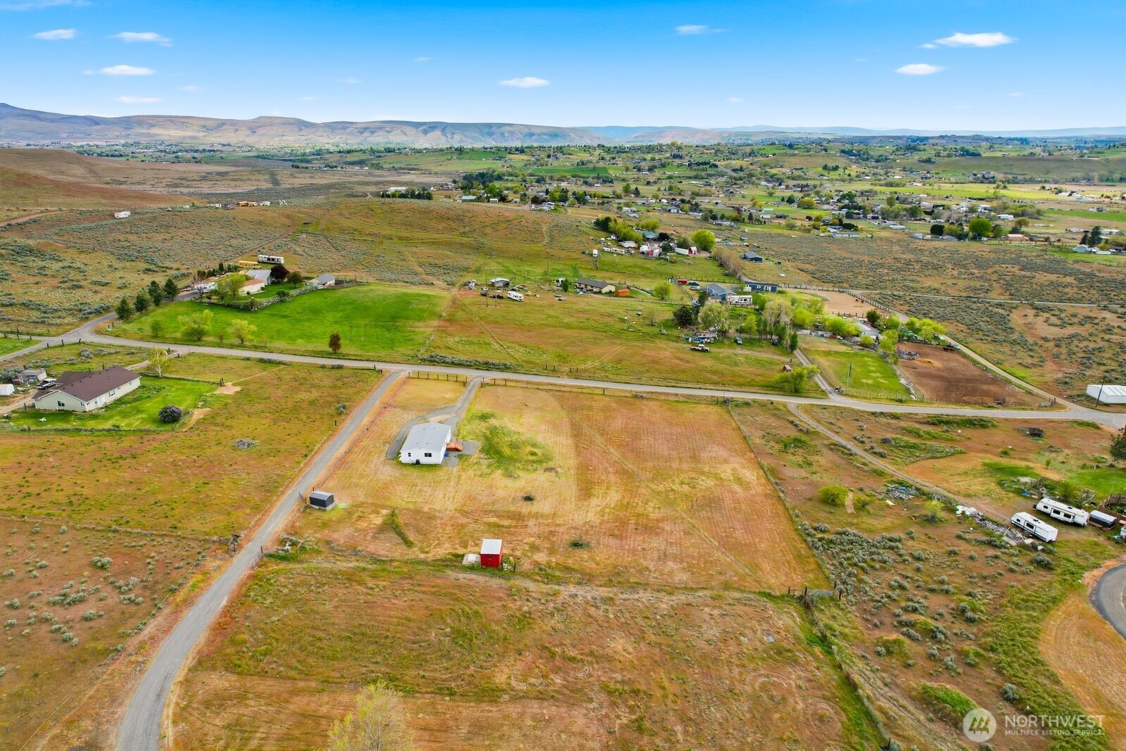 671 Hull Road , Selah, WA 98942
