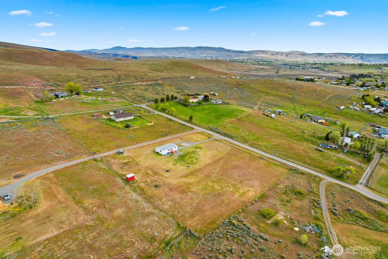 671 Hull Road , Selah, WA 98942