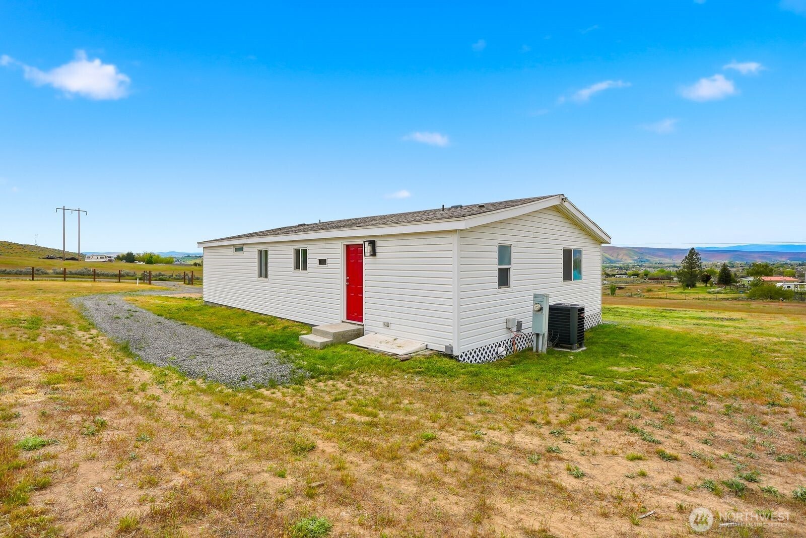 671 Hull Road , Selah, WA 98942