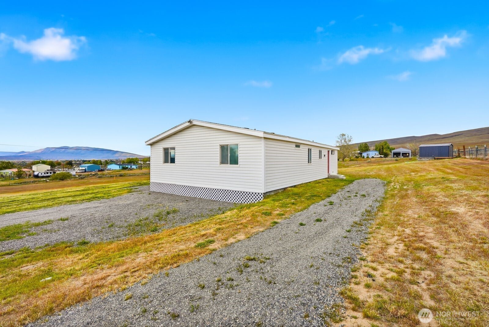 671 Hull Road , Selah, WA 98942