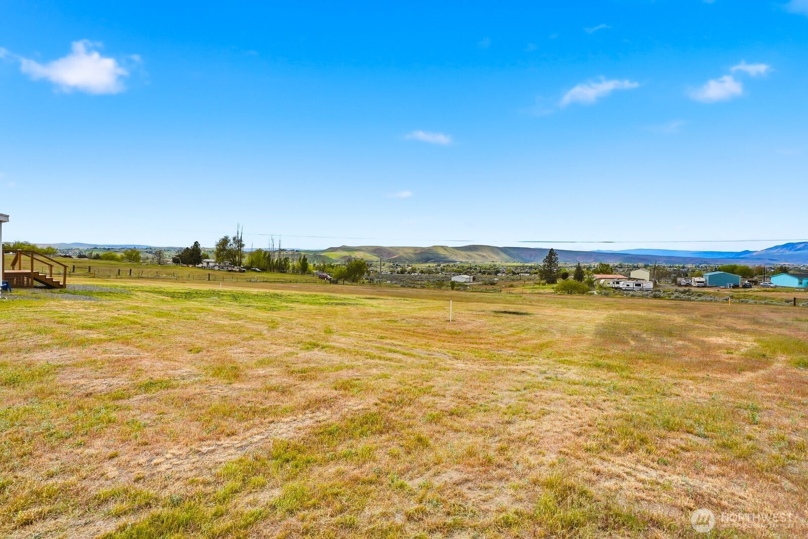 671 Hull Road , Selah, WA 98942