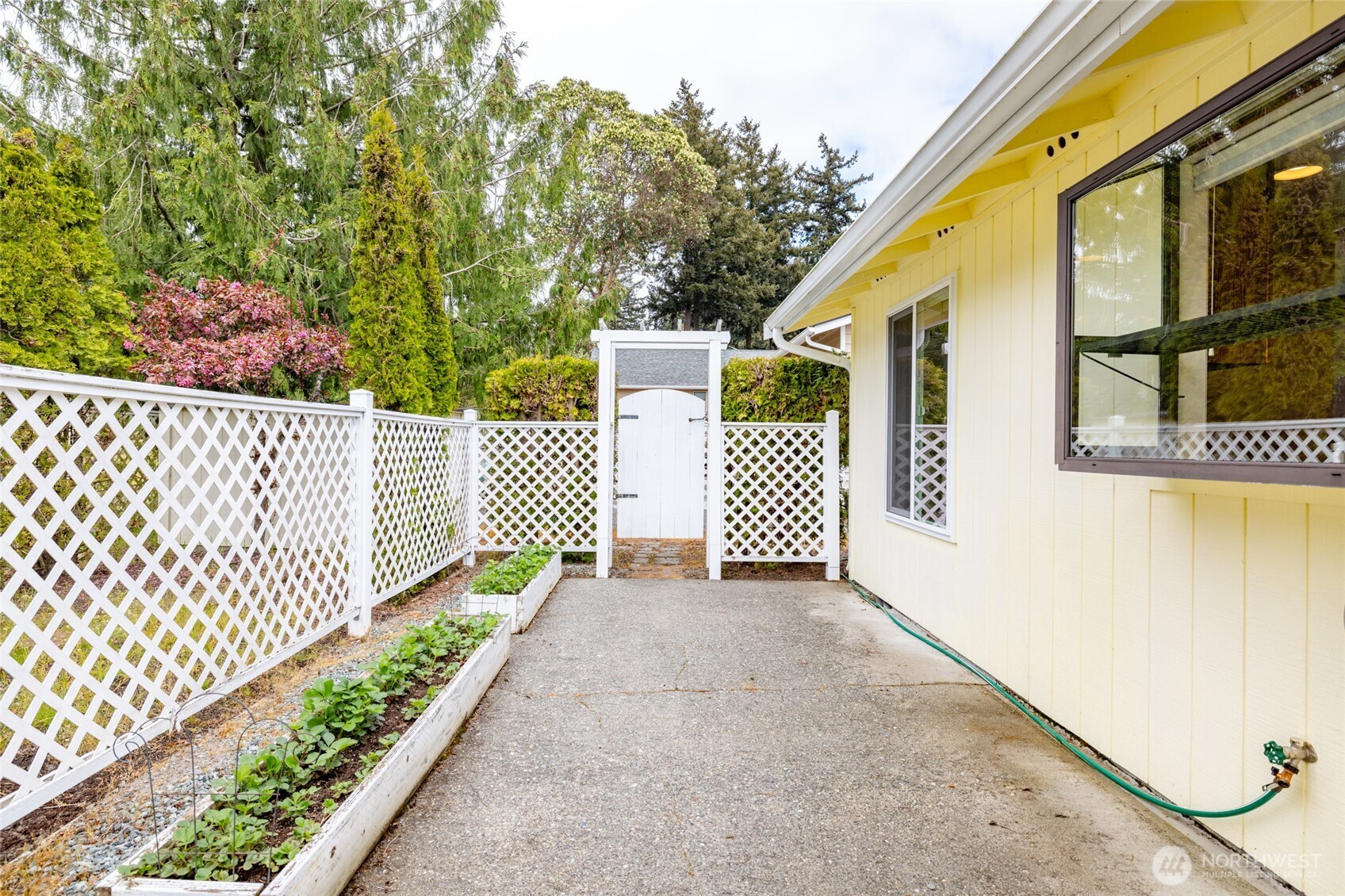 90 Chinook Place , La Conner, WA 98257