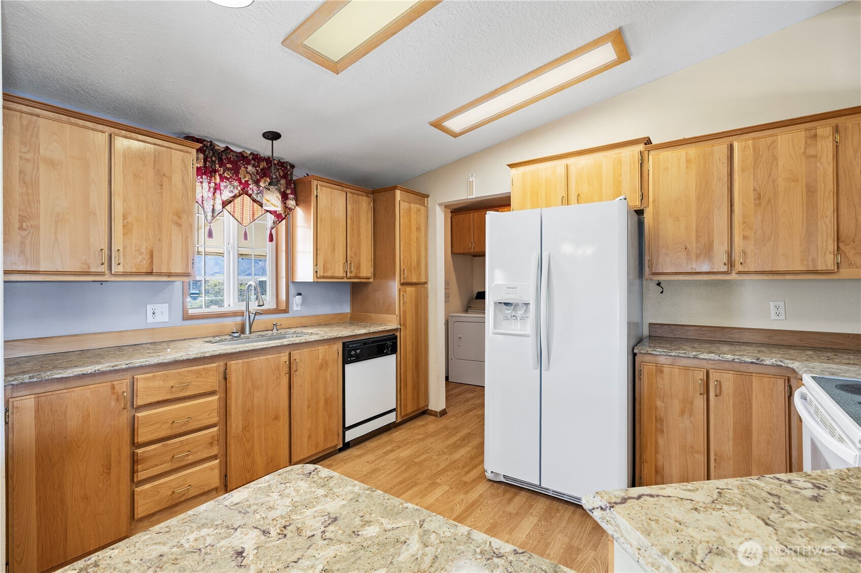 403 Apple Place SW, Mattawa, WA 99349