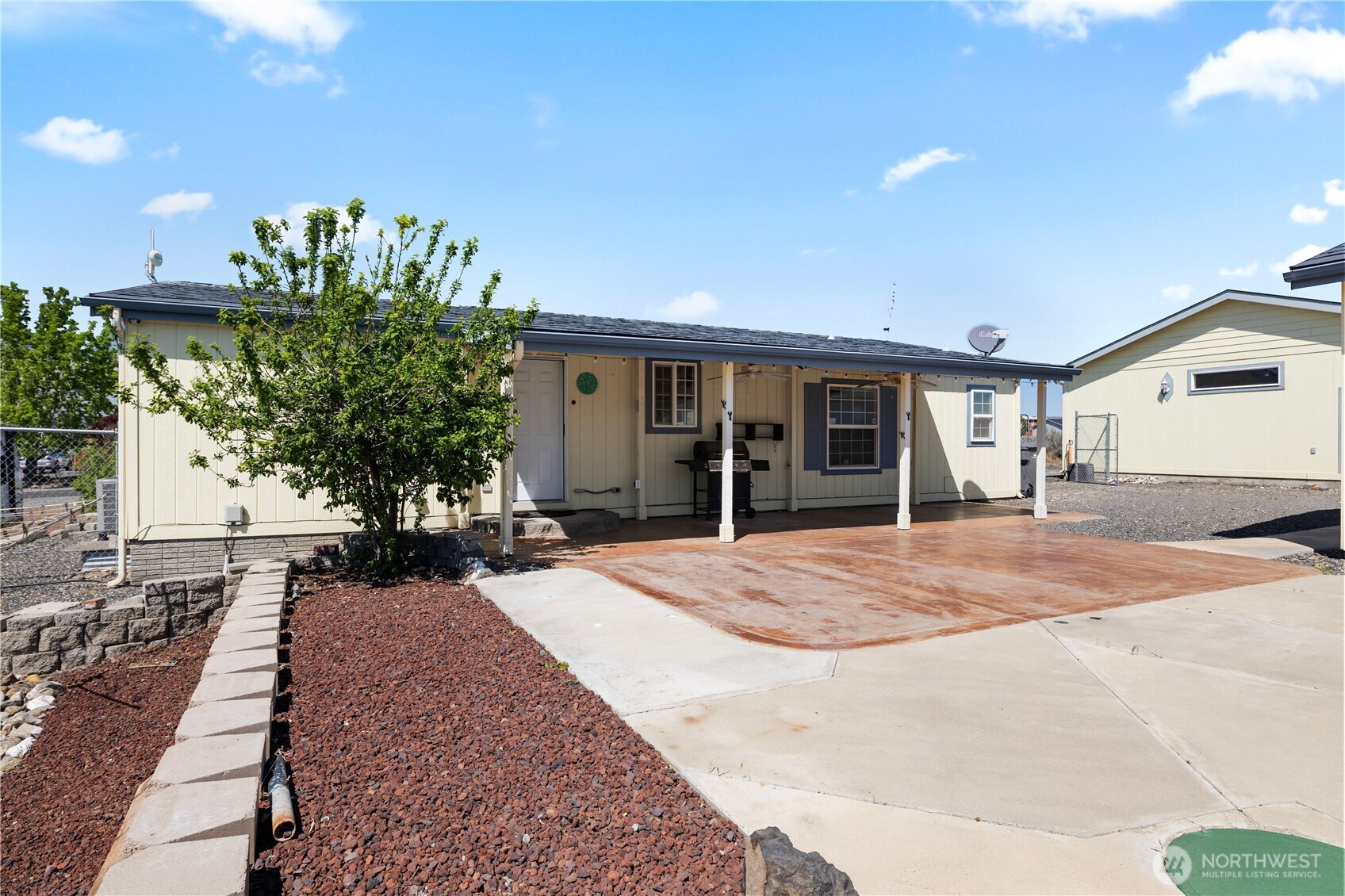 403 Apple Place SW, Mattawa, WA 99349