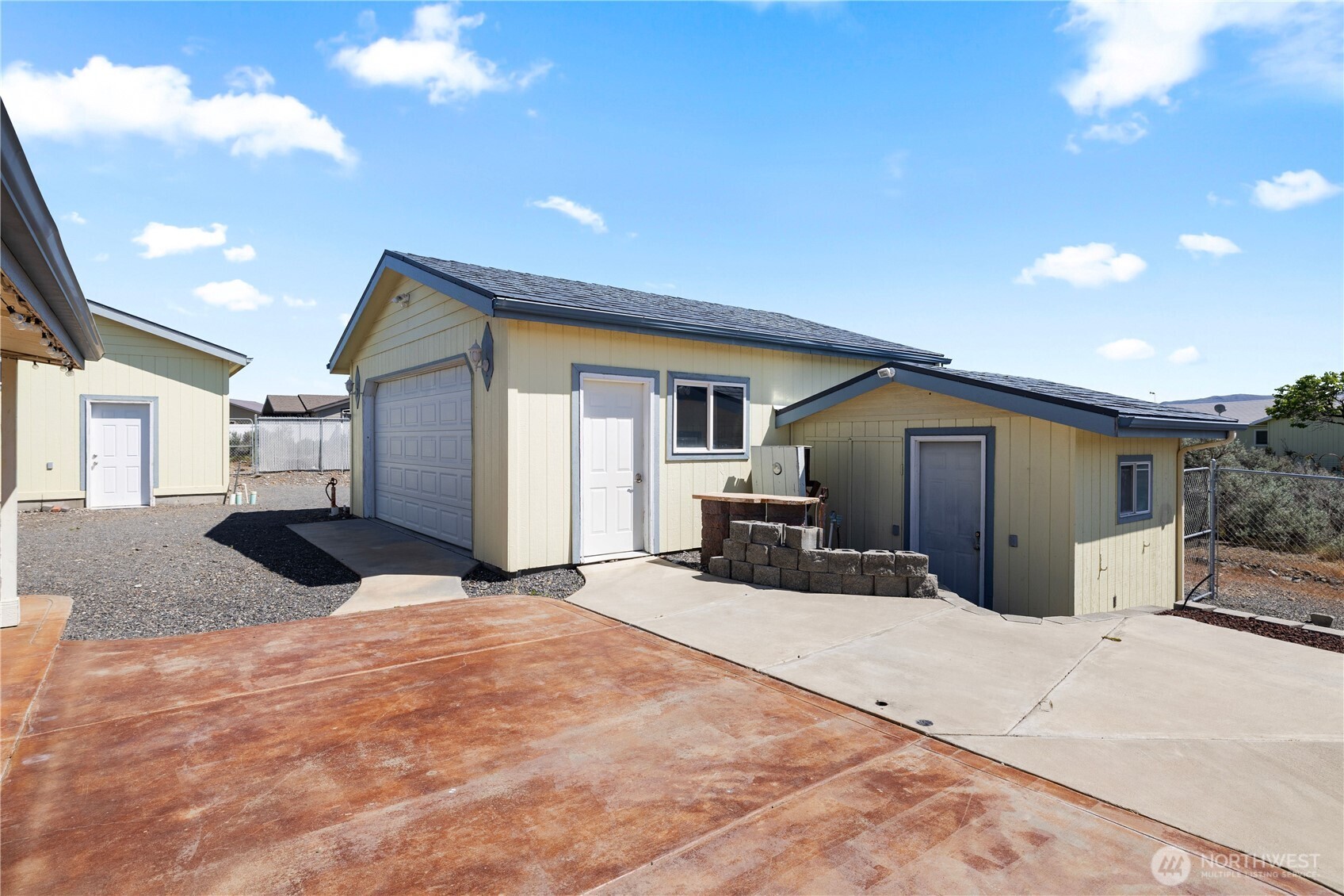403 Apple Place SW, Mattawa, WA 99349