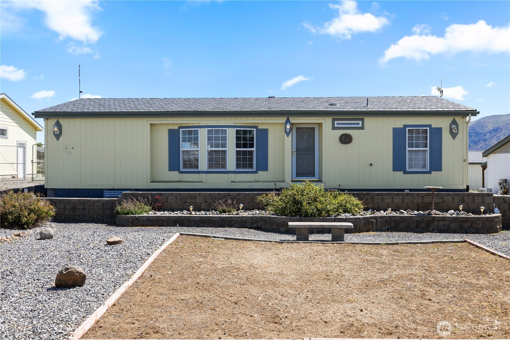 403 Apple Place SW, Mattawa, WA 99349