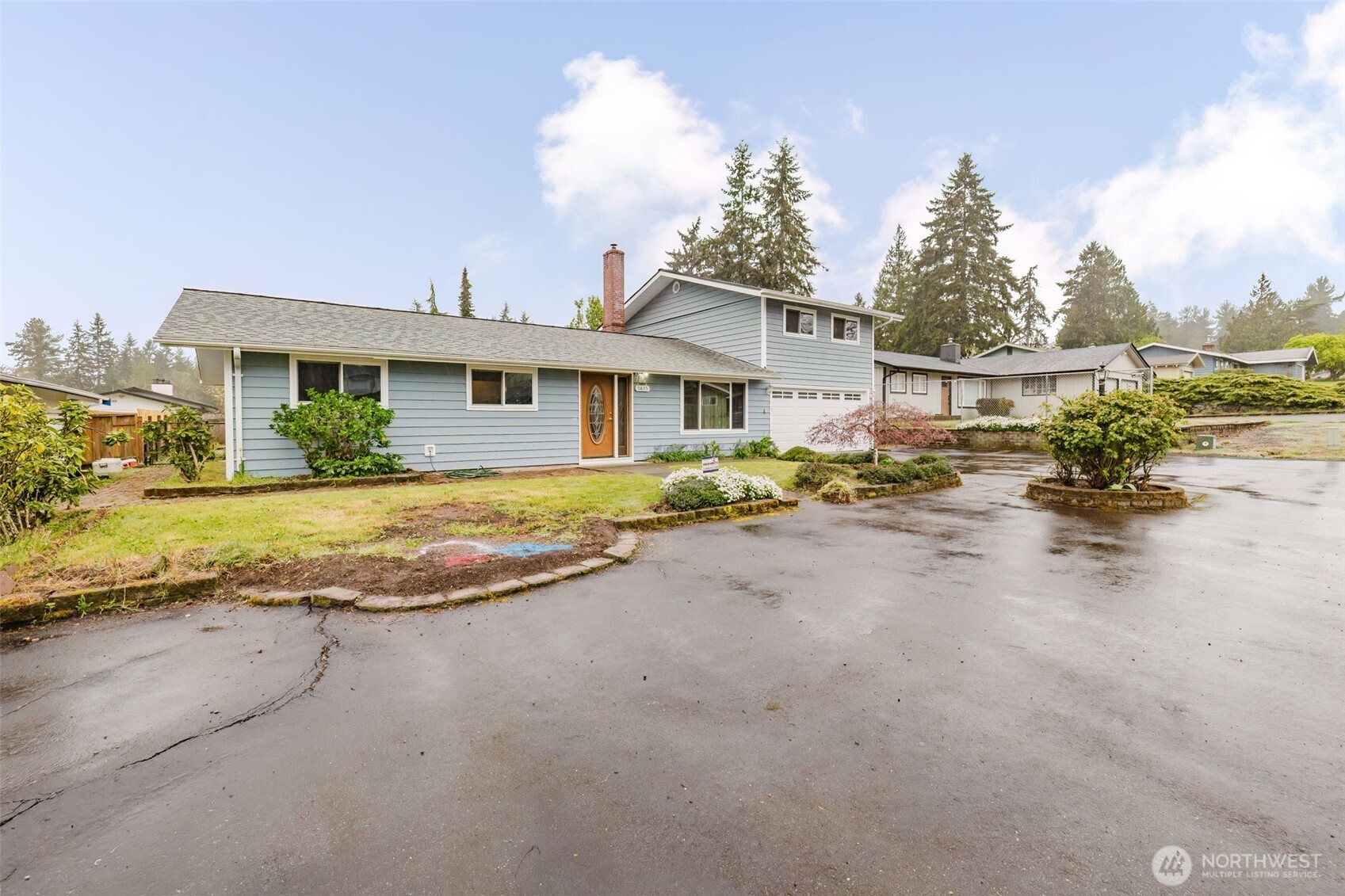 3875 NE Pinecone Drive , Bremerton, WA 98310