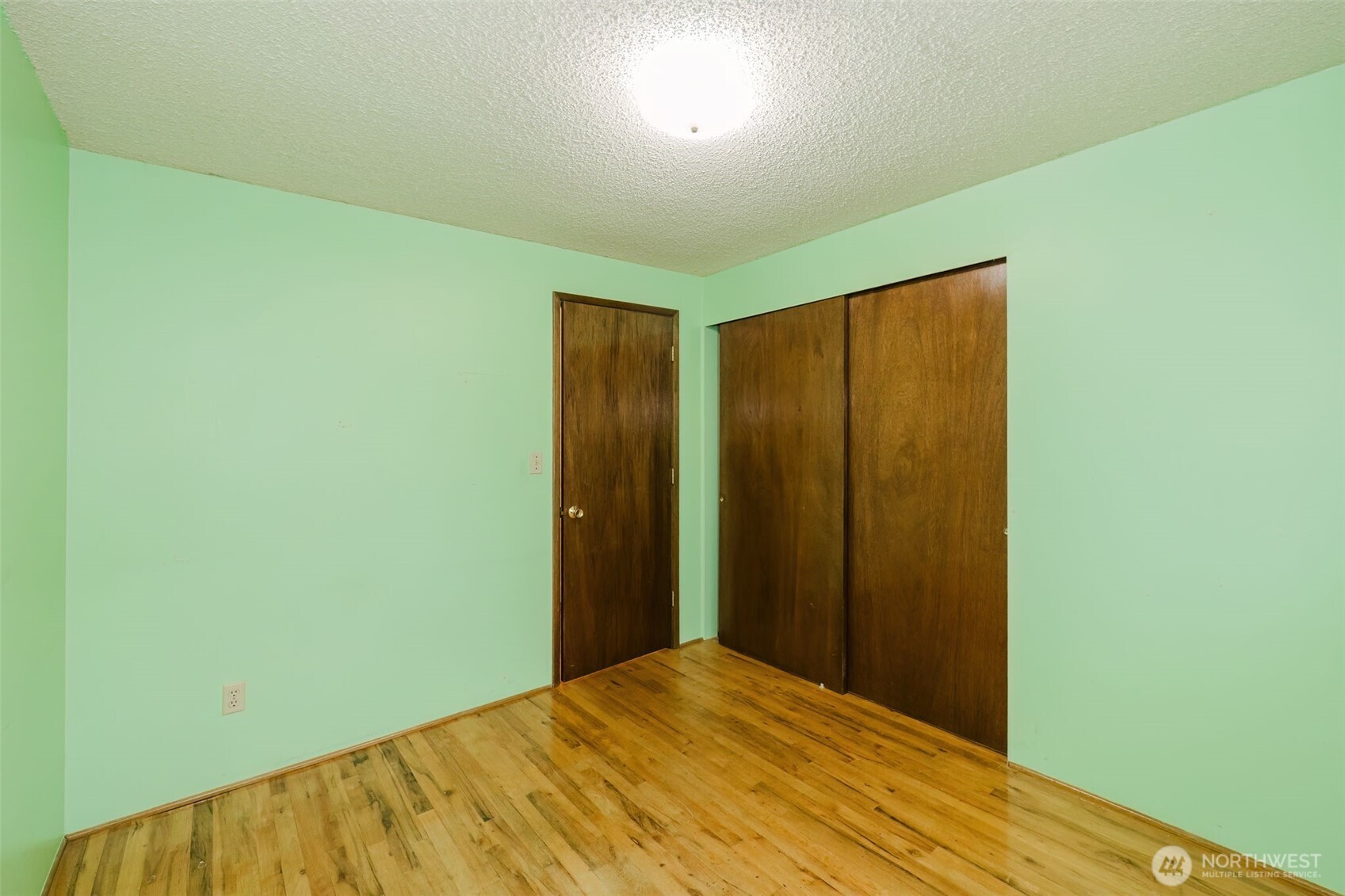 3875 NE Pinecone Drive , Bremerton, WA 98310