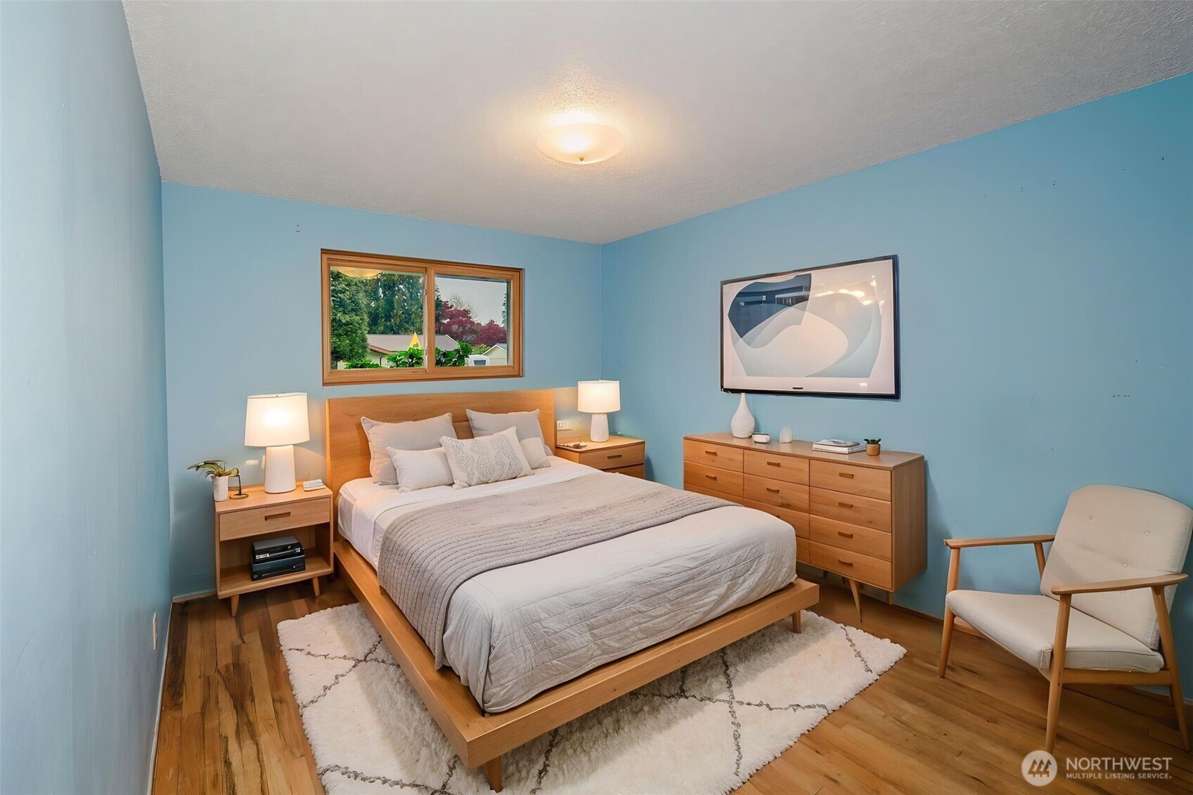 3875 NE Pinecone Drive , Bremerton, WA 98310