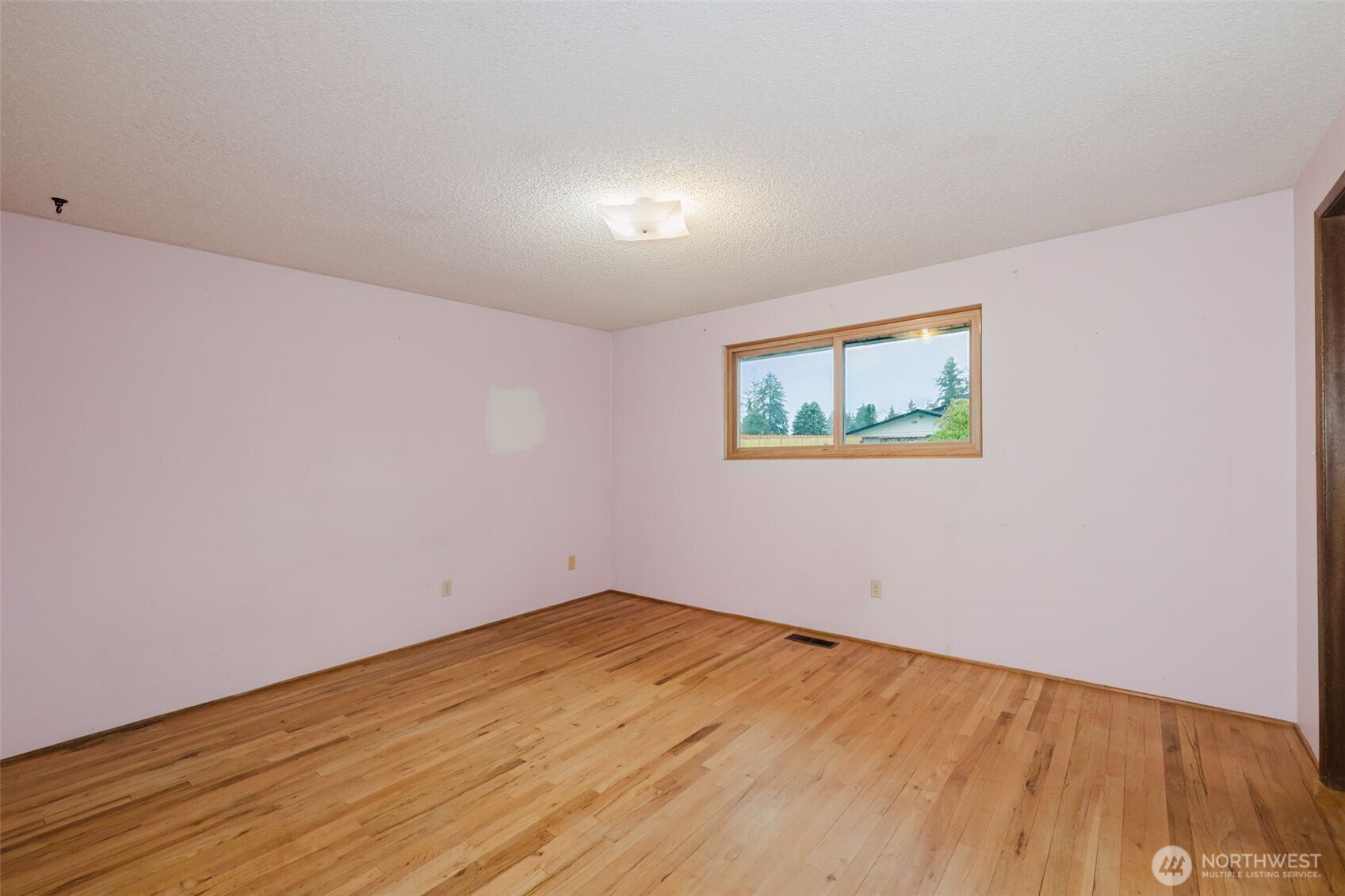3875 NE Pinecone Drive , Bremerton, WA 98310