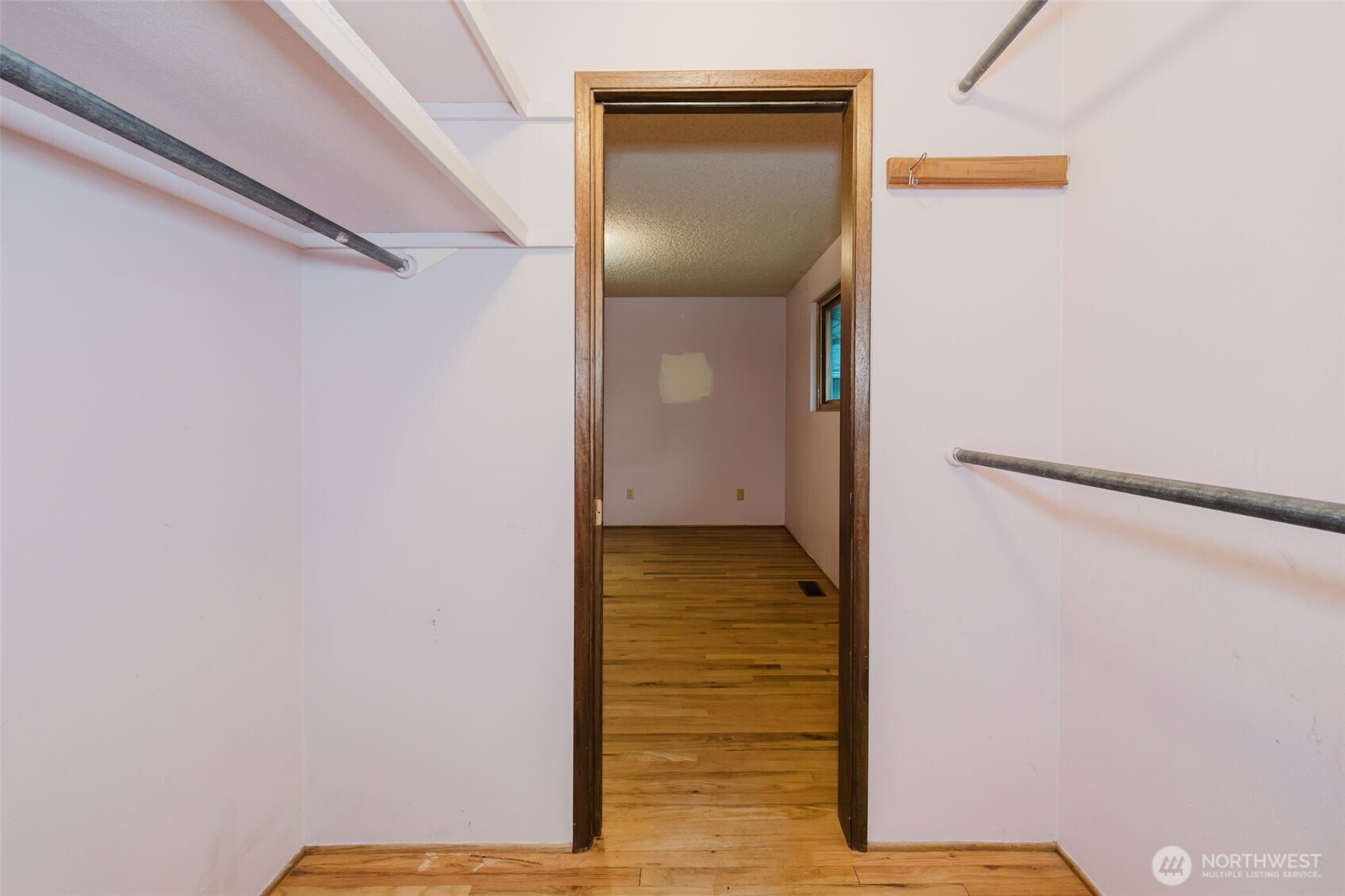 3875 NE Pinecone Drive , Bremerton, WA 98310