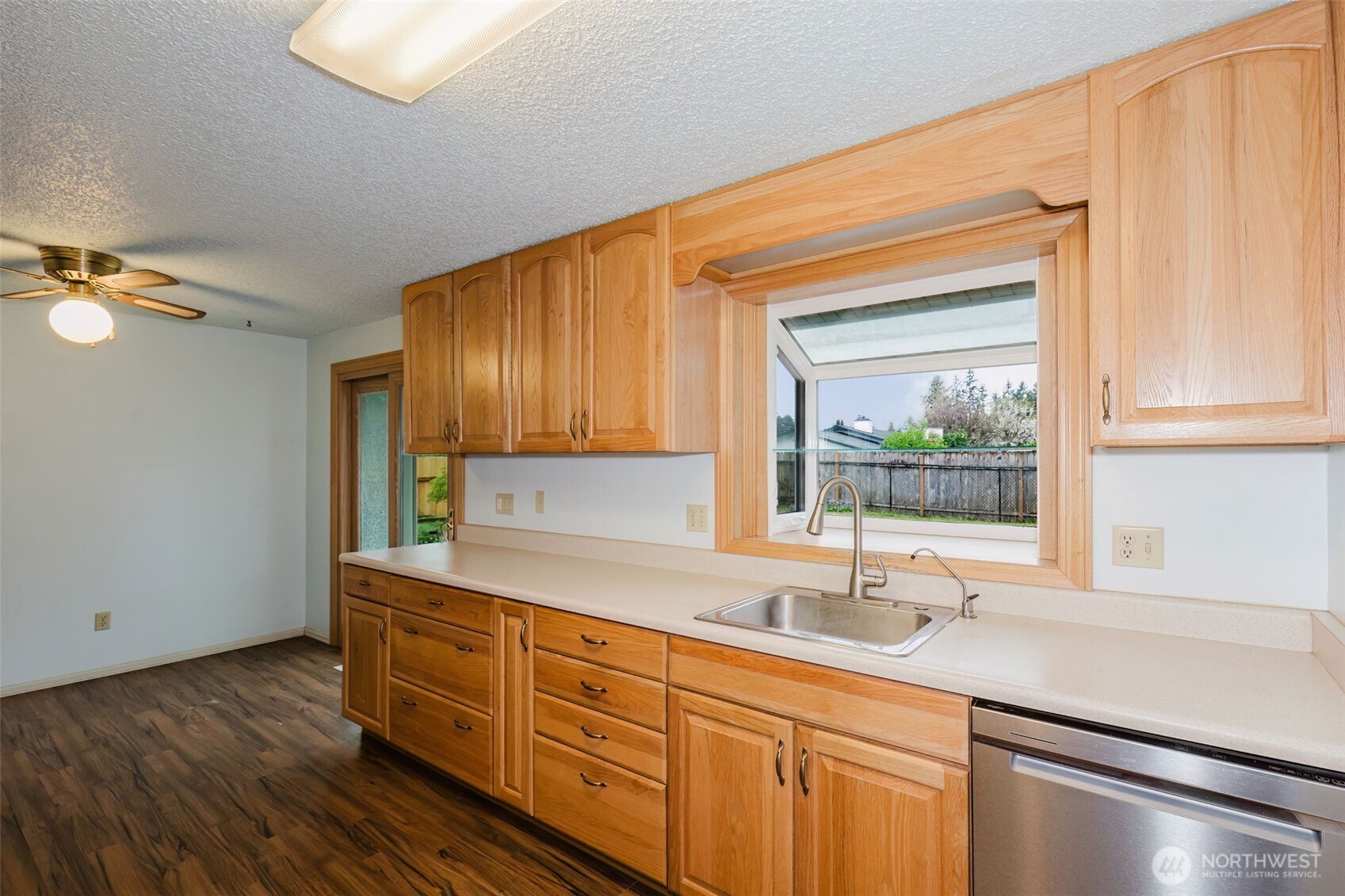 3875 NE Pinecone Drive , Bremerton, WA 98310