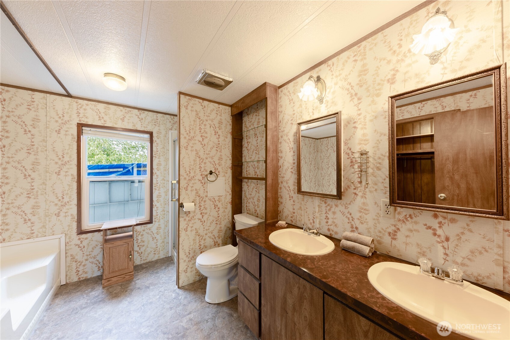 2725 E Fir Street #112, Mount Vernon, WA 98273