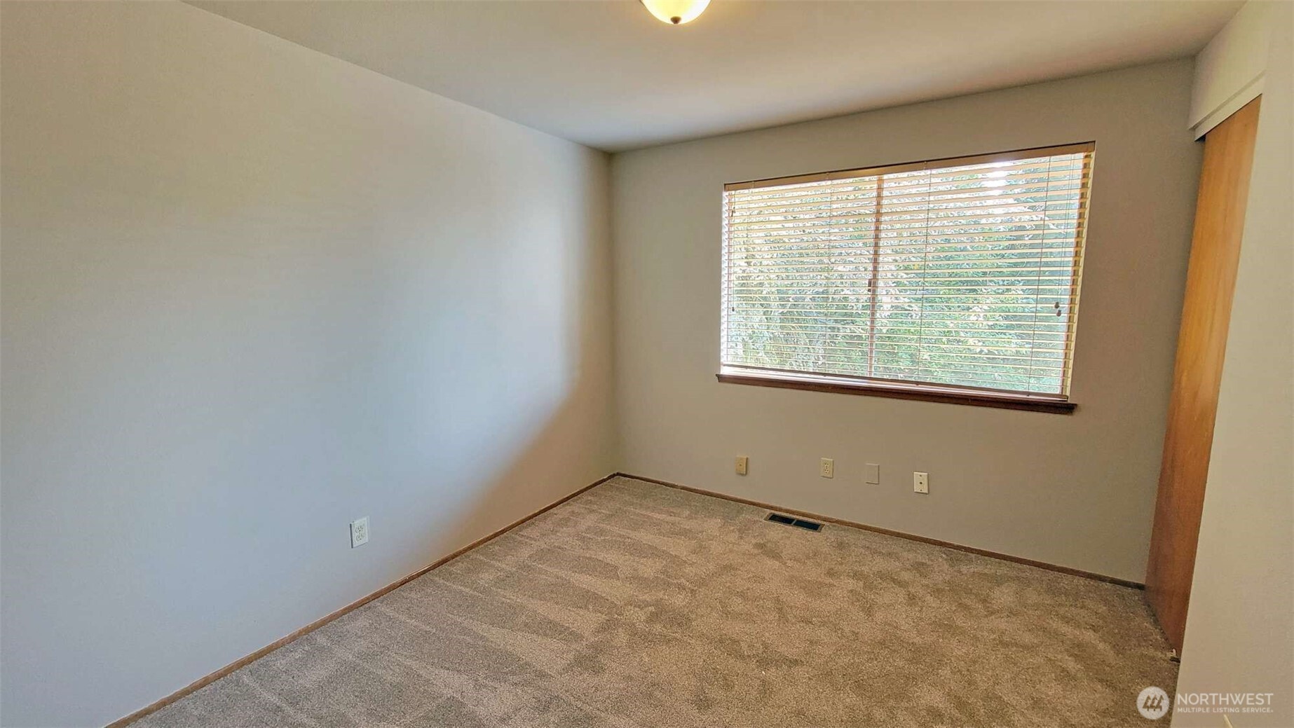 820 172nd Avenue NE, Bellevue, WA 98008