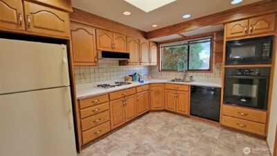 820 172nd Avenue NE, Bellevue, WA 98008 - Photo 7