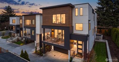 134 8th Ct , Kirkland, WA 98033