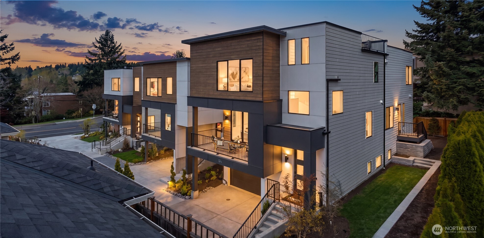 134 8th Ct , Kirkland, WA 98033