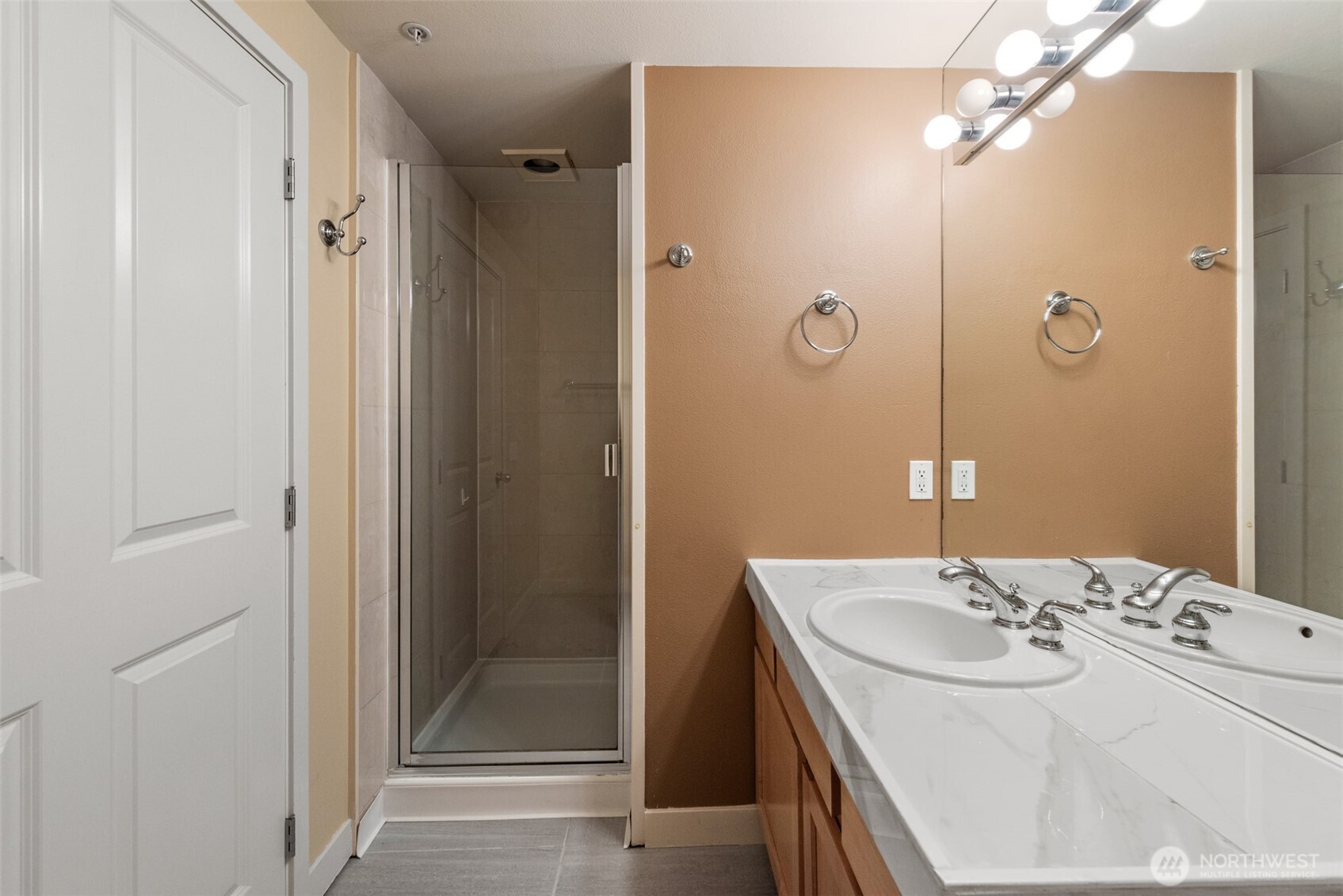 300 110th Avenue NE #515, Bellevue, WA 98004