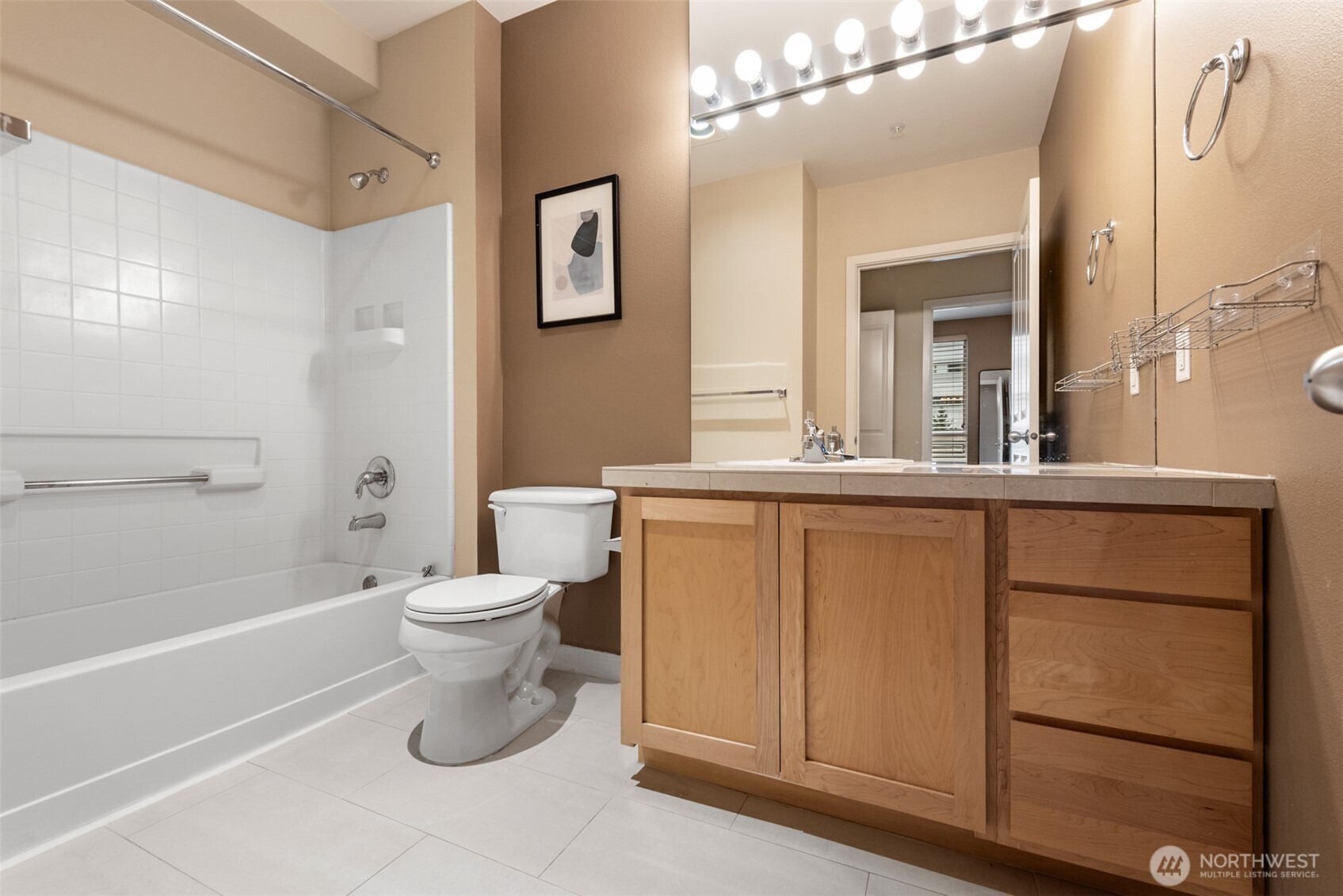 300 110th Avenue NE #515, Bellevue, WA 98004