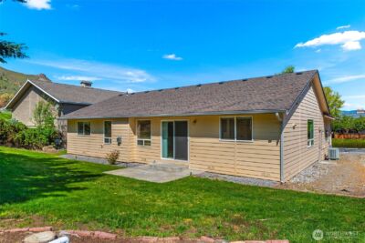 1111 Splett Street , Wenatchee, WA 98801 - Photo 32