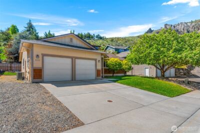 1111 Splett Street , Wenatchee, WA 98801 - Photo 5