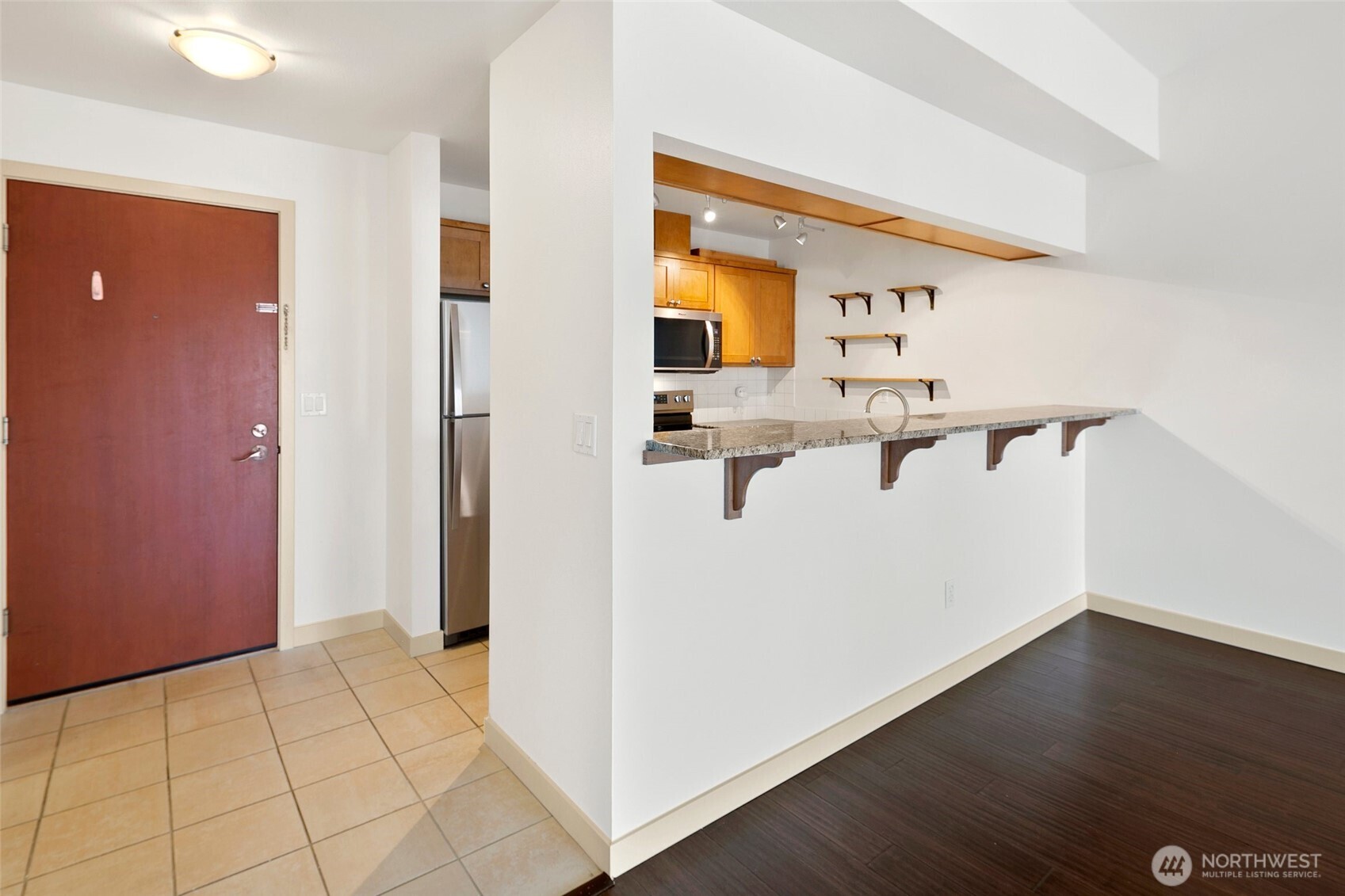 701 1st Avenue N #402, Seattle, WA 98109