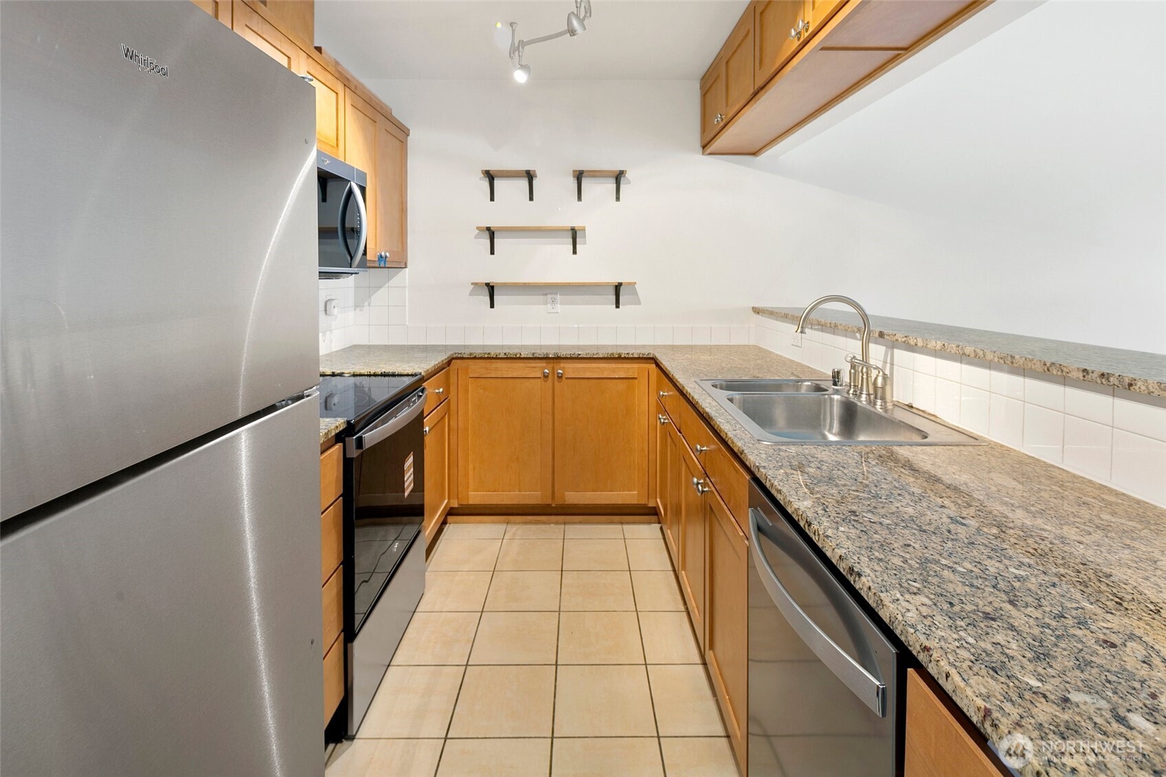 701 1st Avenue N #402, Seattle, WA 98109
