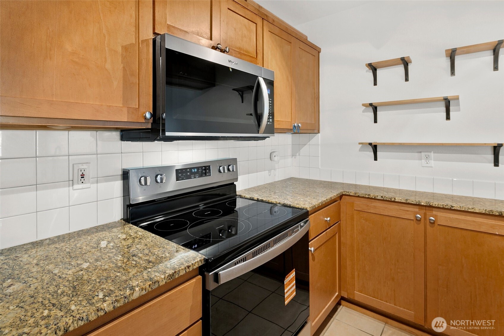 701 1st Avenue N #402, Seattle, WA 98109