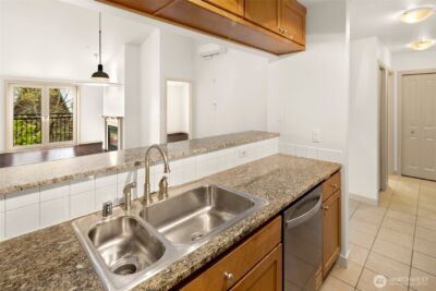 701 1st Avenue N #402, Seattle, WA 98109 - Photo 10