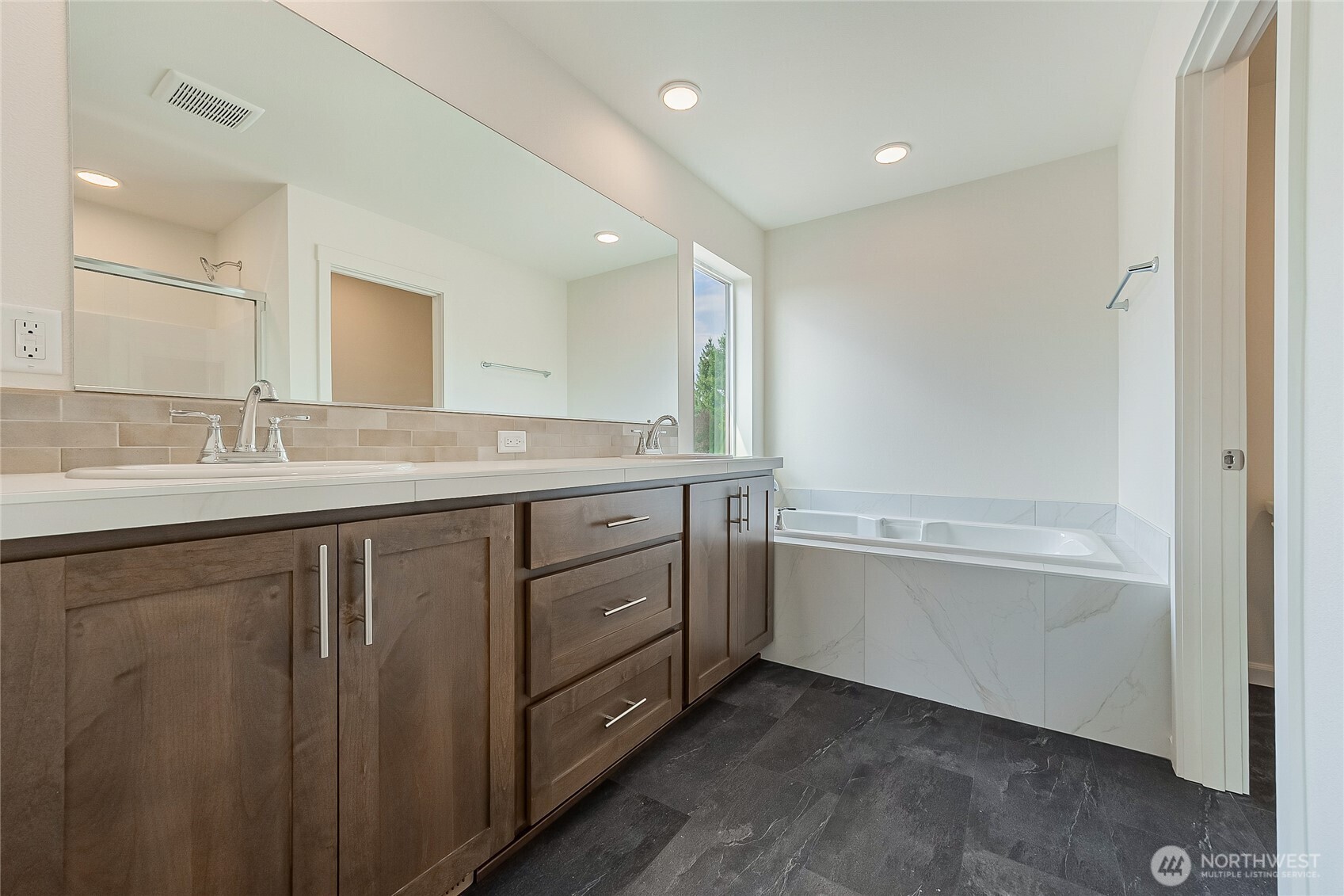 960 RW Fletcher Street , Winlock, WA 98596