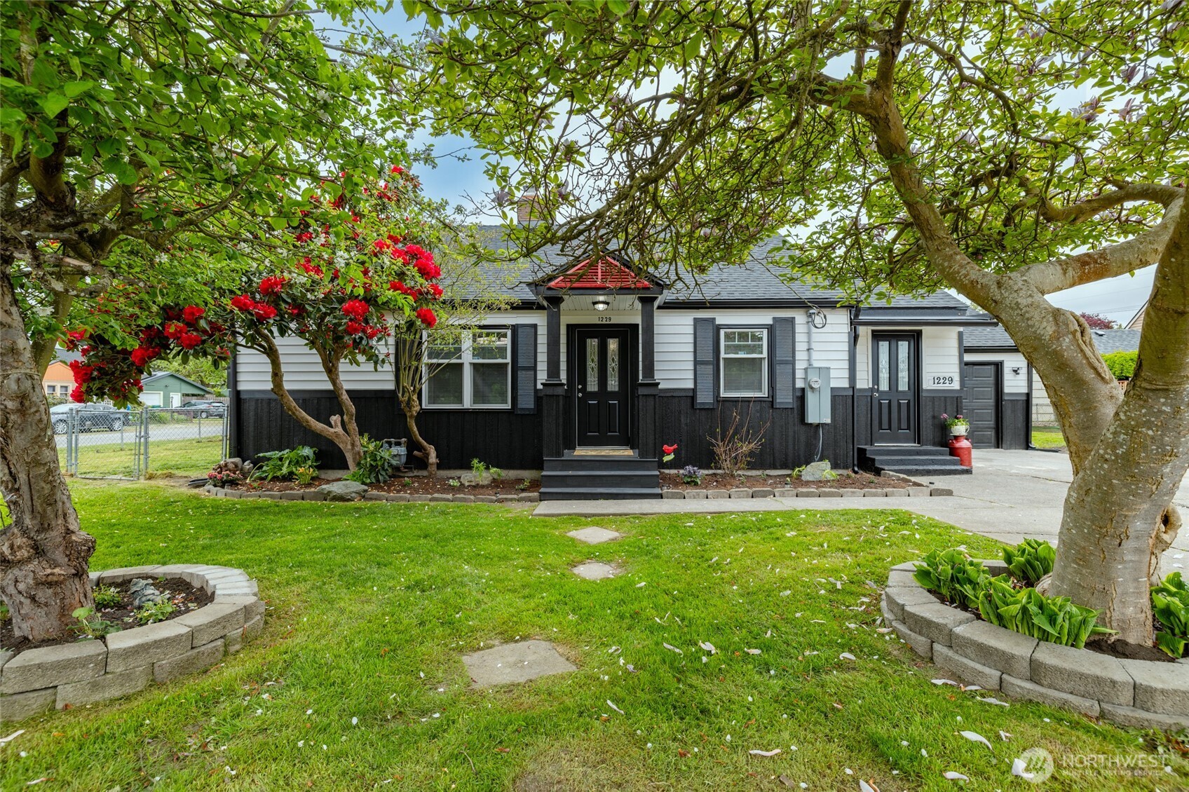 1229 Harrison Street , Mount Vernon, WA 98273