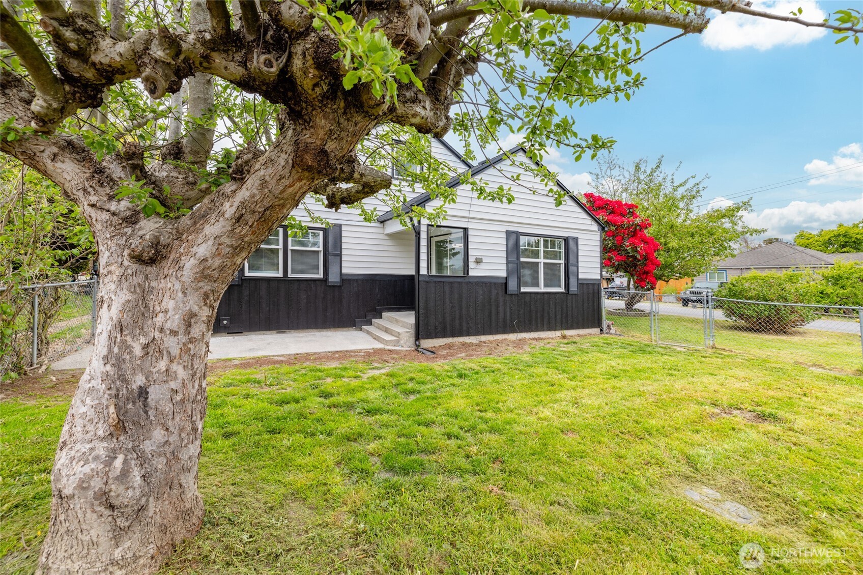 1229 Harrison Street , Mount Vernon, WA 98273