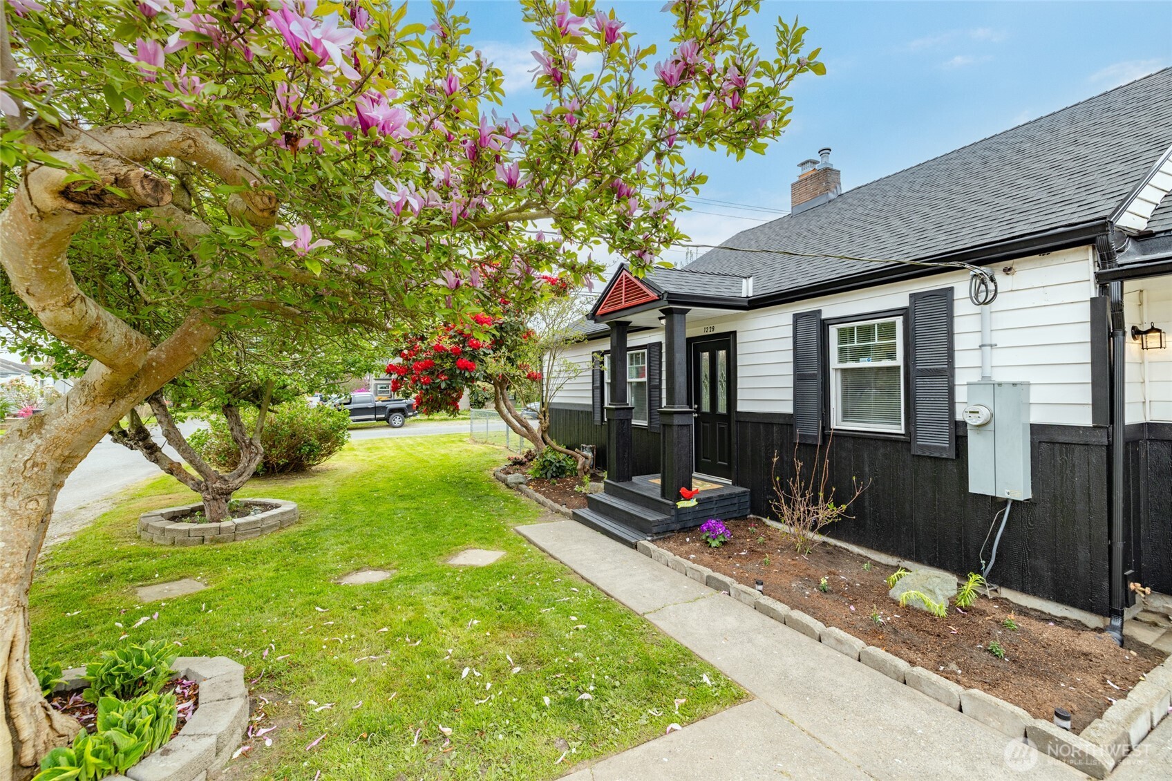 1229 Harrison Street , Mount Vernon, WA 98273