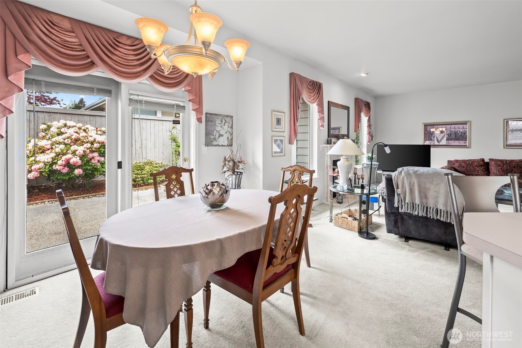 1102 Garden Circle , Tacoma, WA 98466
