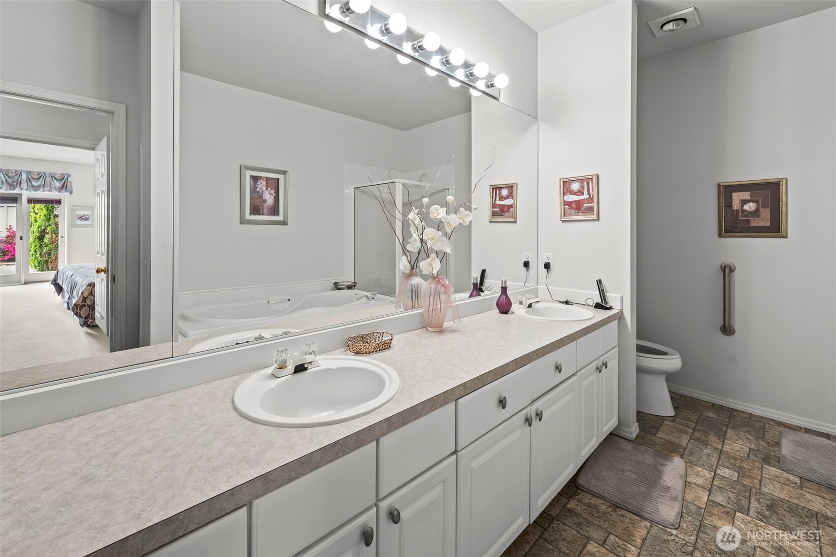 1102 Garden Circle , Tacoma, WA 98466