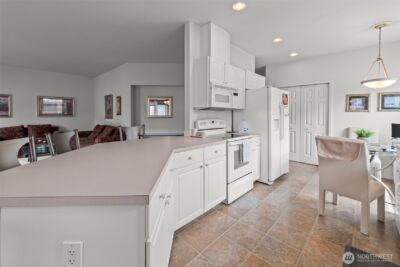 1102 Garden Circle , Tacoma, WA 98466 - Photo 9