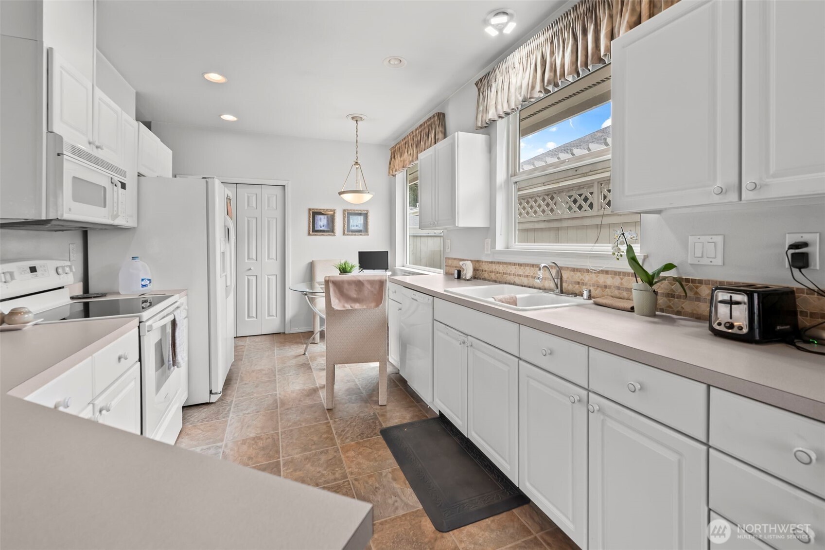 1102 Garden Circle , Tacoma, WA 98466