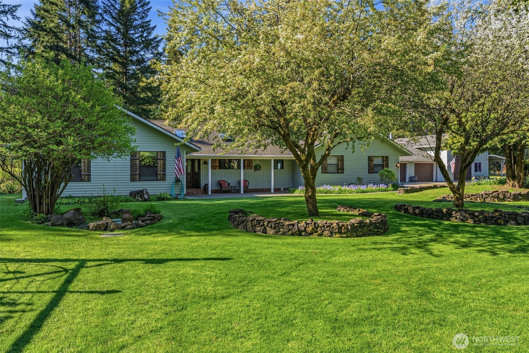 1269 King Road , Winlock, WA 98596
