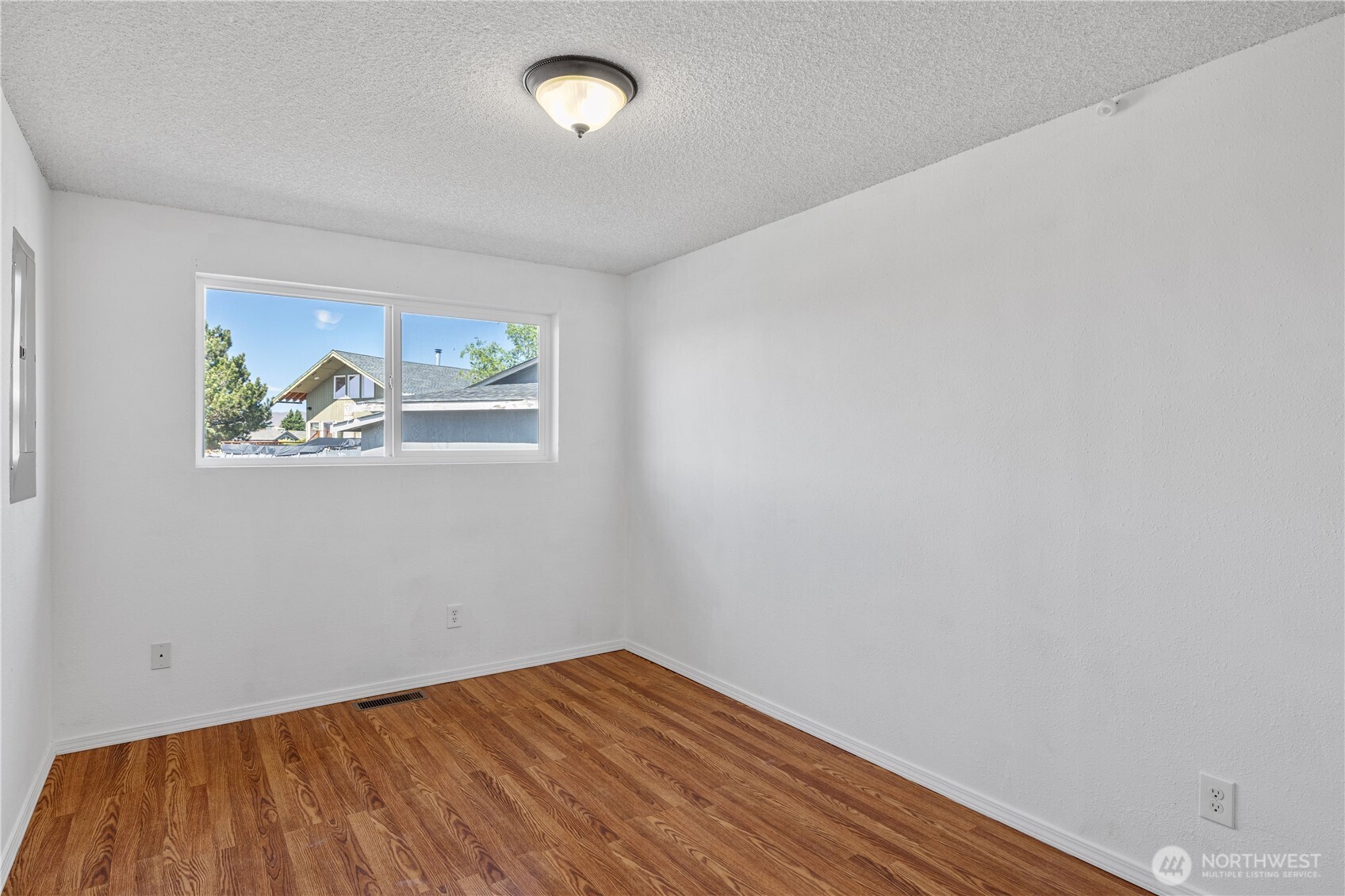 412 Apple Place SW, Mattawa, WA 99349