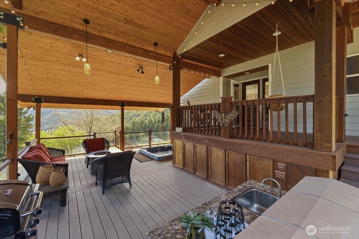2612 Halvorson Canyon Road , Wenatchee, WA 98801
