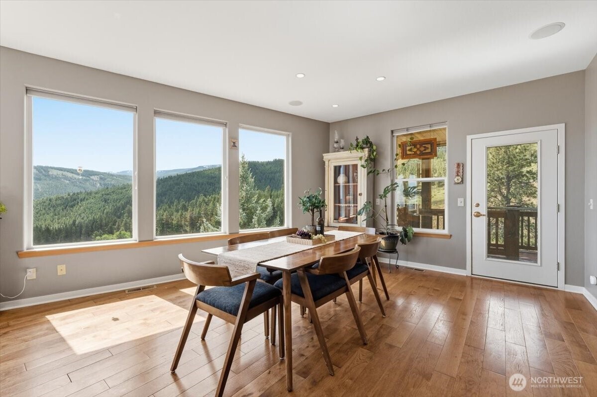 2612 Halvorson Canyon Road , Wenatchee, WA 98801