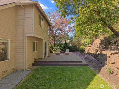 8218 126th Place SE, Newcastle, WA 98056 - Photo 35